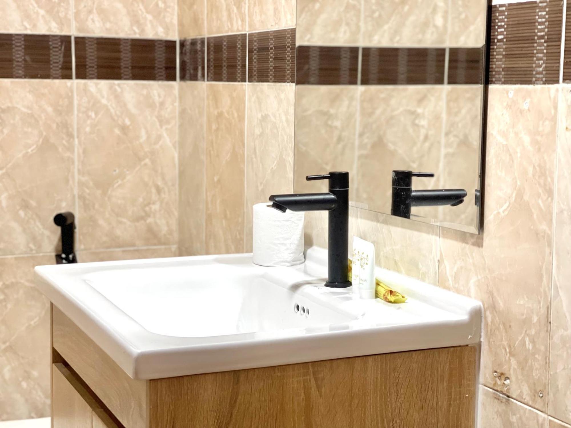 Sky Apartments Riverside - 50M To Royal Palace Пном Пен Екстериор снимка