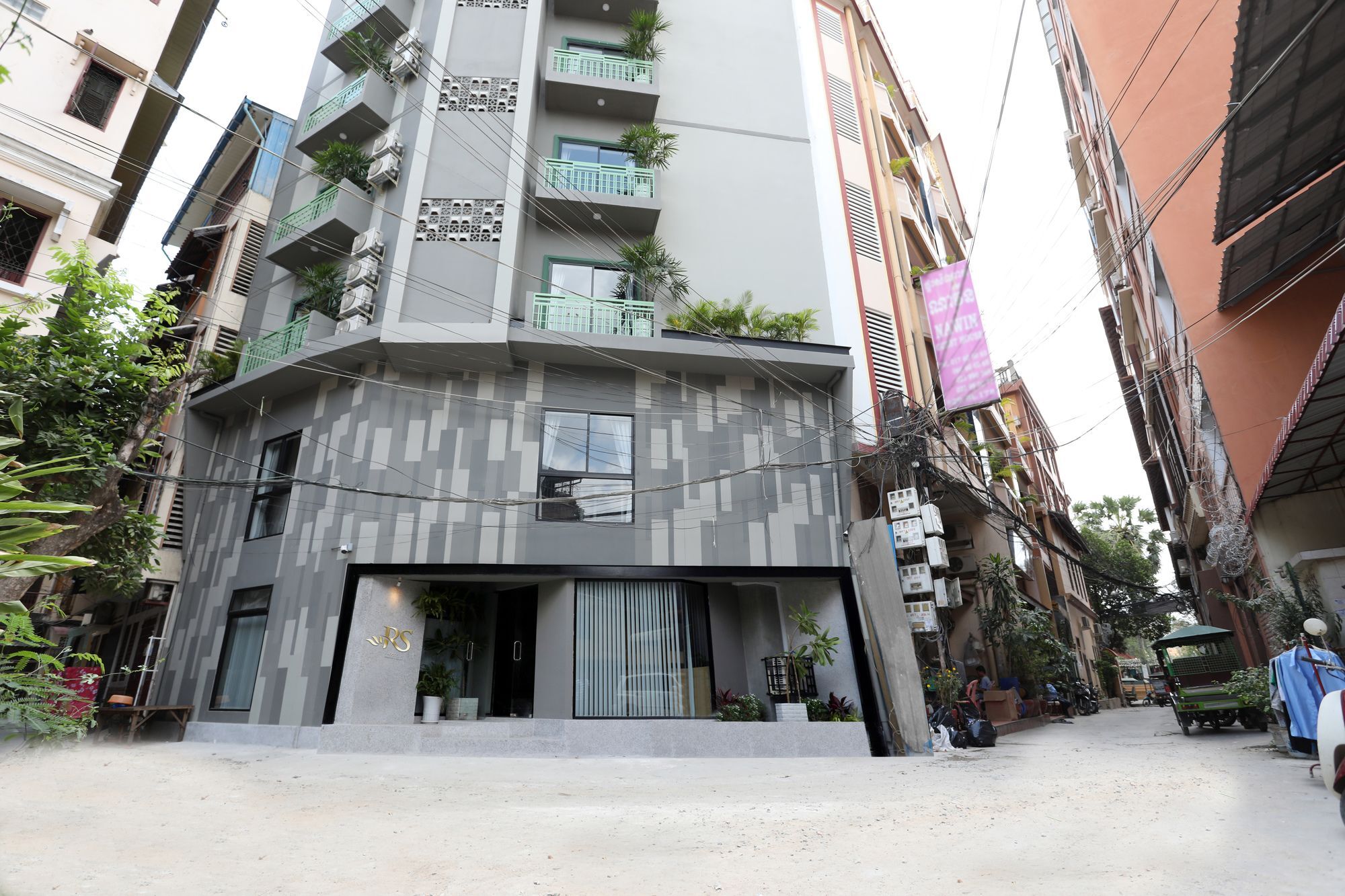 Sky Apartments Riverside - 50M To Royal Palace Пном Пен Екстериор снимка